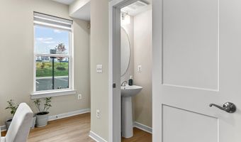 20328 NEWFOUNDLAND Sq, Ashburn, VA 20147