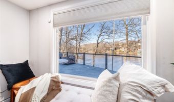 361 E Lakeshore Dr, Alloway, NJ 07422