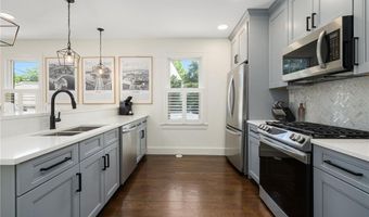 8 Cross St 1, Newport, RI 02840