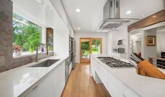 709 Indianola Ave, Ann Arbor, MI 48105