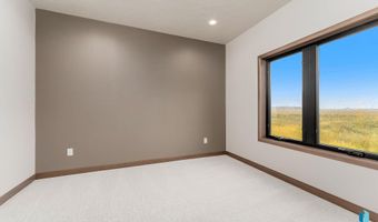 412 N Almond Ave, Brandon, SD 57005