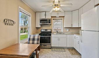 23096 W Lake Shore Dr, Antioch, IL 60002