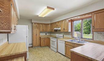 5400 LONG Ct, Appleton, WI 54914