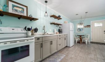 207 E Terminal Blvd, Atlantic Beach, NC 28512