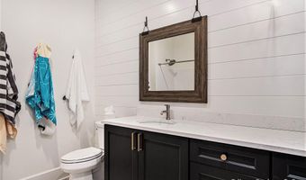 7277 Schoolhouse Dr SE 6, Ada, MI 49301