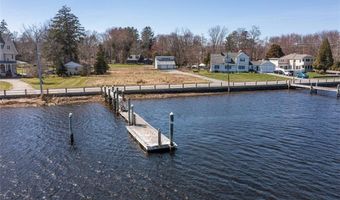 11 Mathewson Rd, Barrington, RI 02806