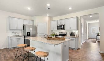 274 Maddox Dr, Aberdeen, NC 28315