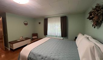 37 Pine Island Ave, Berlin, NH 03570