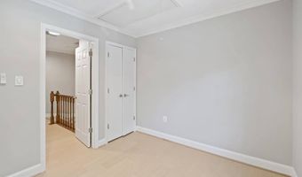 7322 Greentree Rd, Bethesda, MD 20817