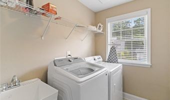 341 Spotted Ridge Cir, Woodstock, GA 30188