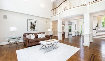 35 Foothills Dr, Avon, CT 06001