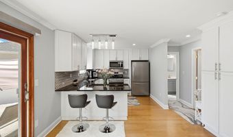 19 W Dolphin Cir W, Bayville, NJ 08721