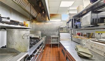 651 W Main Rd, Middletown, RI 02842