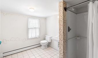 105 Fairfield Dr, North Kingstown, RI 02852
