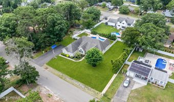 490 Arlington Ave S, Bayville, NJ 08721