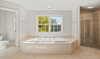 5604 HOOVER St, Bethesda, MD 20817