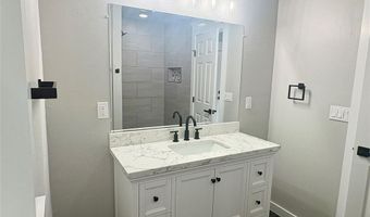 905 Hickory St, Altus, OK 73521