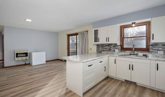 1313 S Madison Ave, Aurora, MO 65605