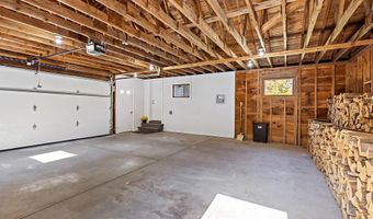 472 Dunn Rd, Belgrade, ME 04917