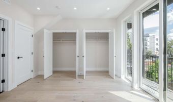 722 KENYON St NW #2, Washington, DC 20010