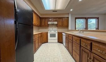 8 Connie Ln, Bella Vista, AR 72715