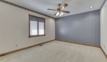 8896 Classic View Dr, Indianapolis, IN 46217