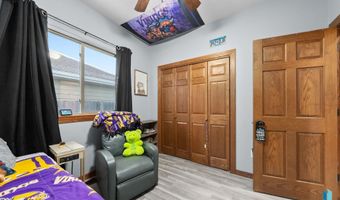 305 S Spring Pl, Brandon, SD 57005