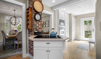 22 School St Mystic, Stonington, CT 06355