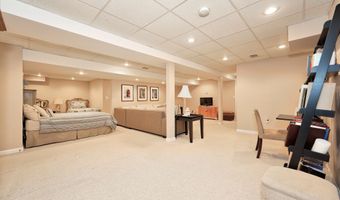 136 Thistle Pond Dr 136, Bloomfield, CT 06002