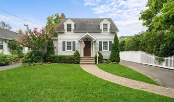 68 Prospect St, Amityville, NY 11701