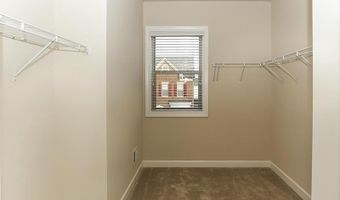 20725 JENNIFER ANN Dr, Ashburn, VA 20147