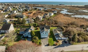 110 HOUSTON Ave, Narragansett, RI 02882