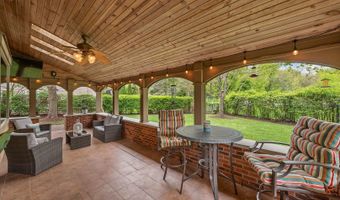 14 Hampton Ct, Algonquin, IL 60102