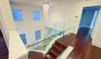 3024 NE 210th St, Aventura, FL 33180