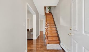 28 Willow St, Bayonne, NJ 07002