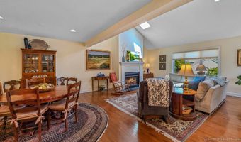 12 Boulevard Dr 35-186, Danbury, CT 06810