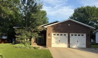 1105 Cherrywood Ln, Aberdeen, SD 57401
