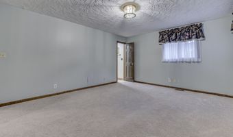 1640 Ridge Hill Ln, Indianapolis, IN 46217