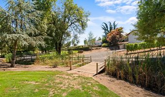21358 OAK Ln, Aurora, OR 97002