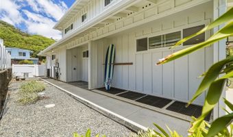 5872 Haleola St, Honolulu, HI 96821