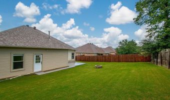3906 Edgewater Dr, Benton, AR 72019