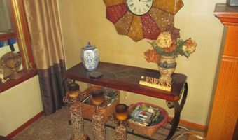 230 S Division St, Auburn, IN 46706