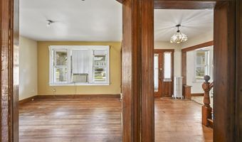 533 Wayne St, Bridgeport, CT 06606