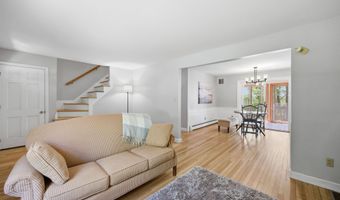5 Pinecrest Cir, Bedford, NH 03110