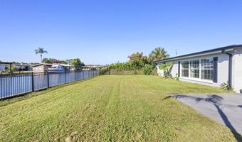 1617 Paradise Ln, Astor, FL 32102
