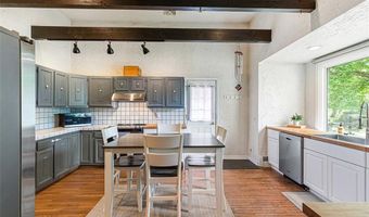 80 Woodbridge Dr, East Greenwich, RI 02818