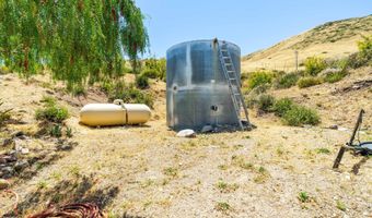 13602 Sego Rd, Agua Dulce, CA 91390