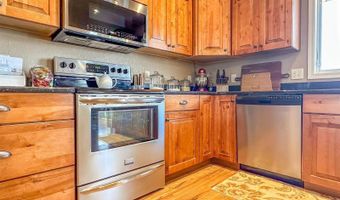 502 Granite Dr, Bismarck, ND 58503