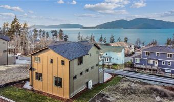 3706 W 3rd St, Anacortes, WA 98221