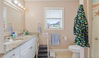 6 Wilson St, Bristol, RI 02809